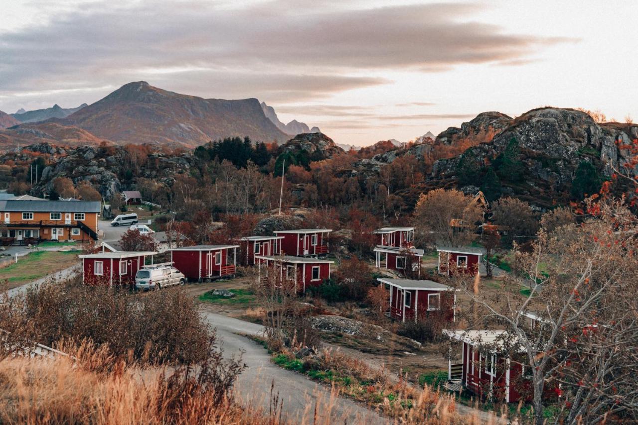 Skarungen - Hotel, Cabins And Camping Kabelvåg Esterno foto