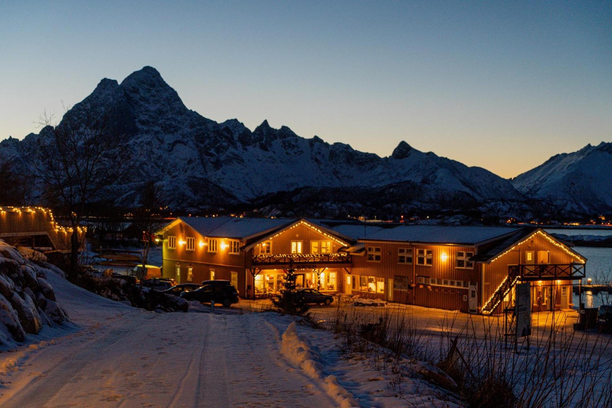 Skarungen - Hotel, Cabins And Camping Kabelvåg Esterno foto