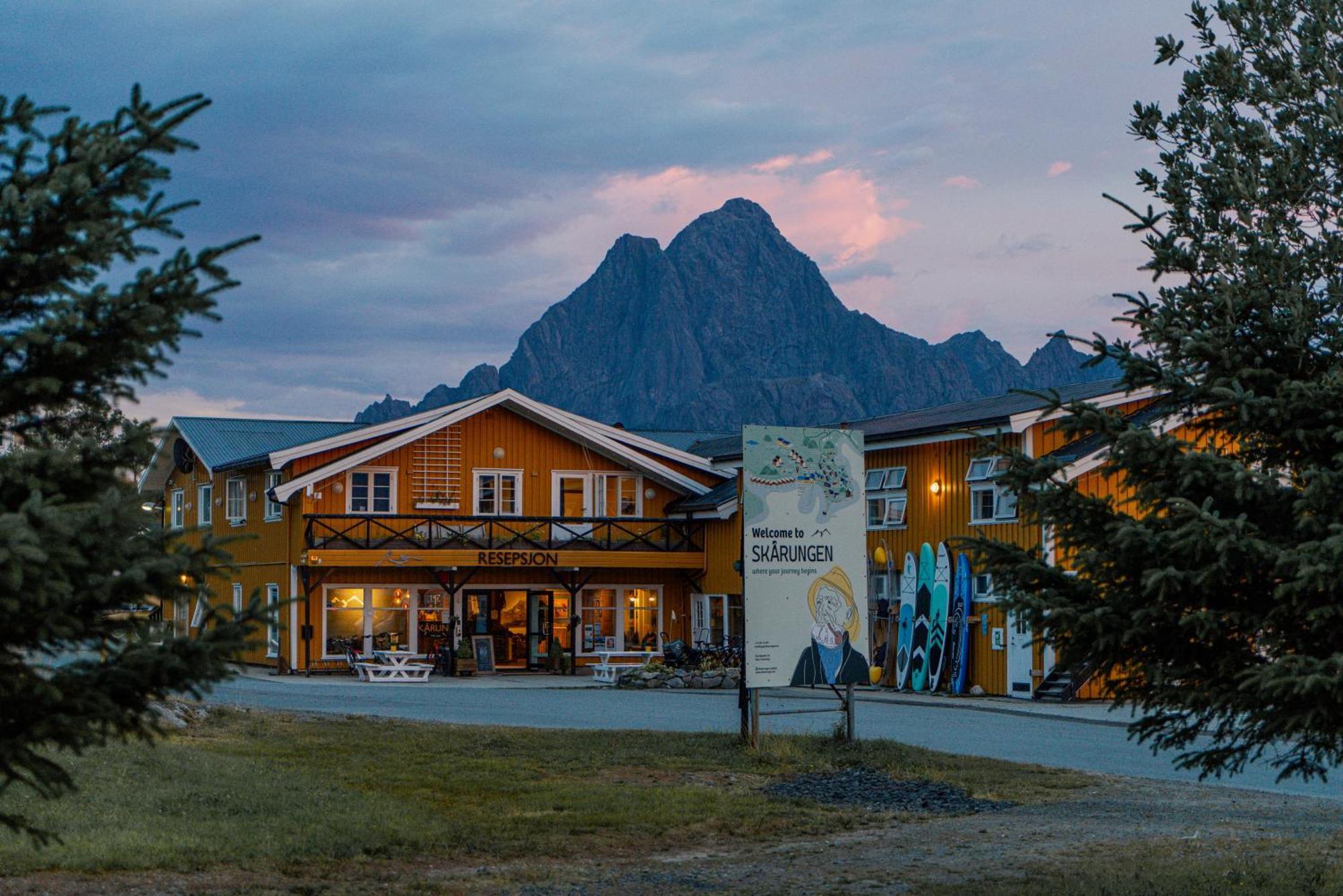 Skarungen - Hotel, Cabins And Camping Kabelvåg Esterno foto